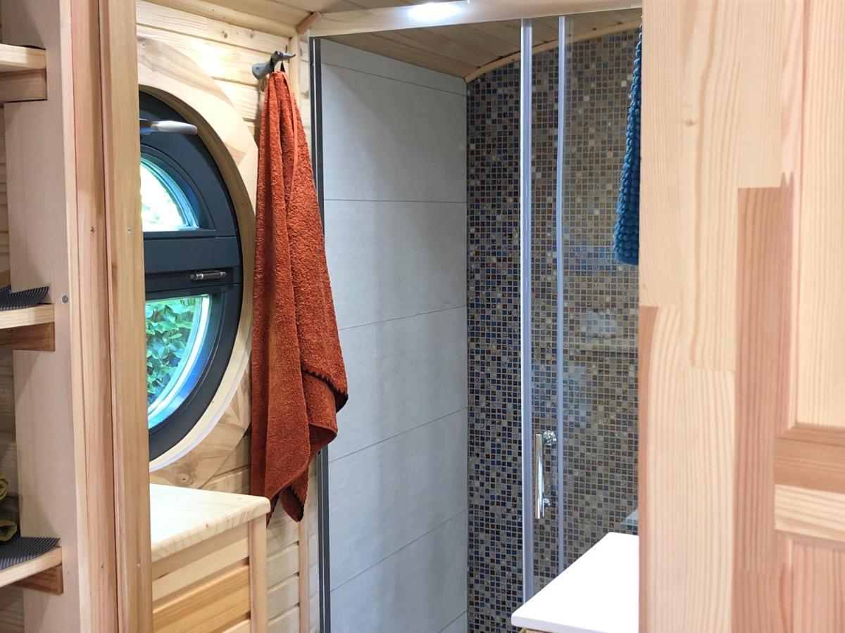 Roulotte Gites O Bien-Etre Massage Spa Sejour Bien-Etre En Hebergement Insolite Roulotte Karantez Ou En Gites Melon Ou Yock A 800 M Des Plages Maison D'Hote Drogou Porspoder Esterno foto