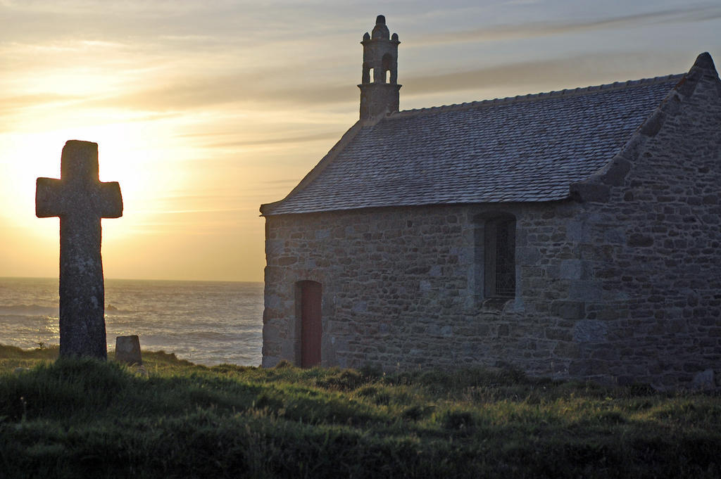 Roulotte Gites O Bien-Etre Massage Spa Sejour Bien-Etre En Hebergement Insolite Roulotte Karantez Ou En Gites Melon Ou Yock A 800 M Des Plages Maison D'Hote Drogou Porspoder Esterno foto